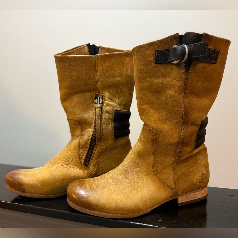 Radio KIPO John Fluevog boots